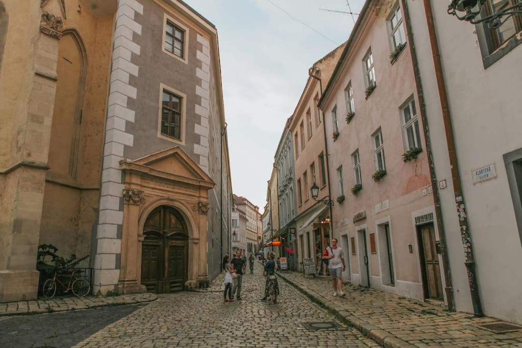 Cozy Apartment In The Heart Of The Historic City Bratislava Ngoại thất bức ảnh